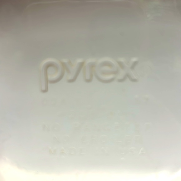 Vintage PYREX   ribbed 2 L pink/cranberry glass lidded casserole 024-S - Picture 5 of 7
